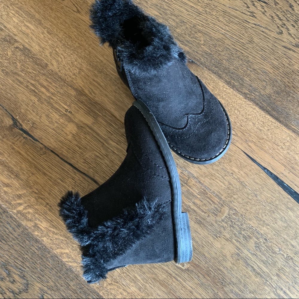 Sz 6 GAP Suede Boots